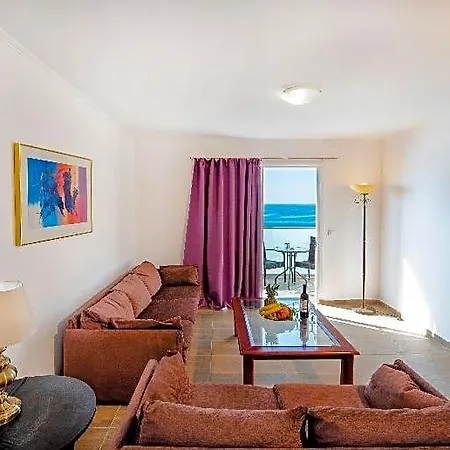 Ilyssion Hotel