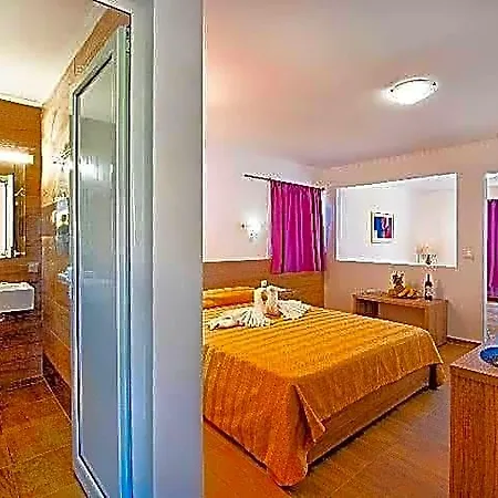Ilyssion Hotel