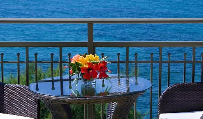 Ilyssion ホテル ラルドス